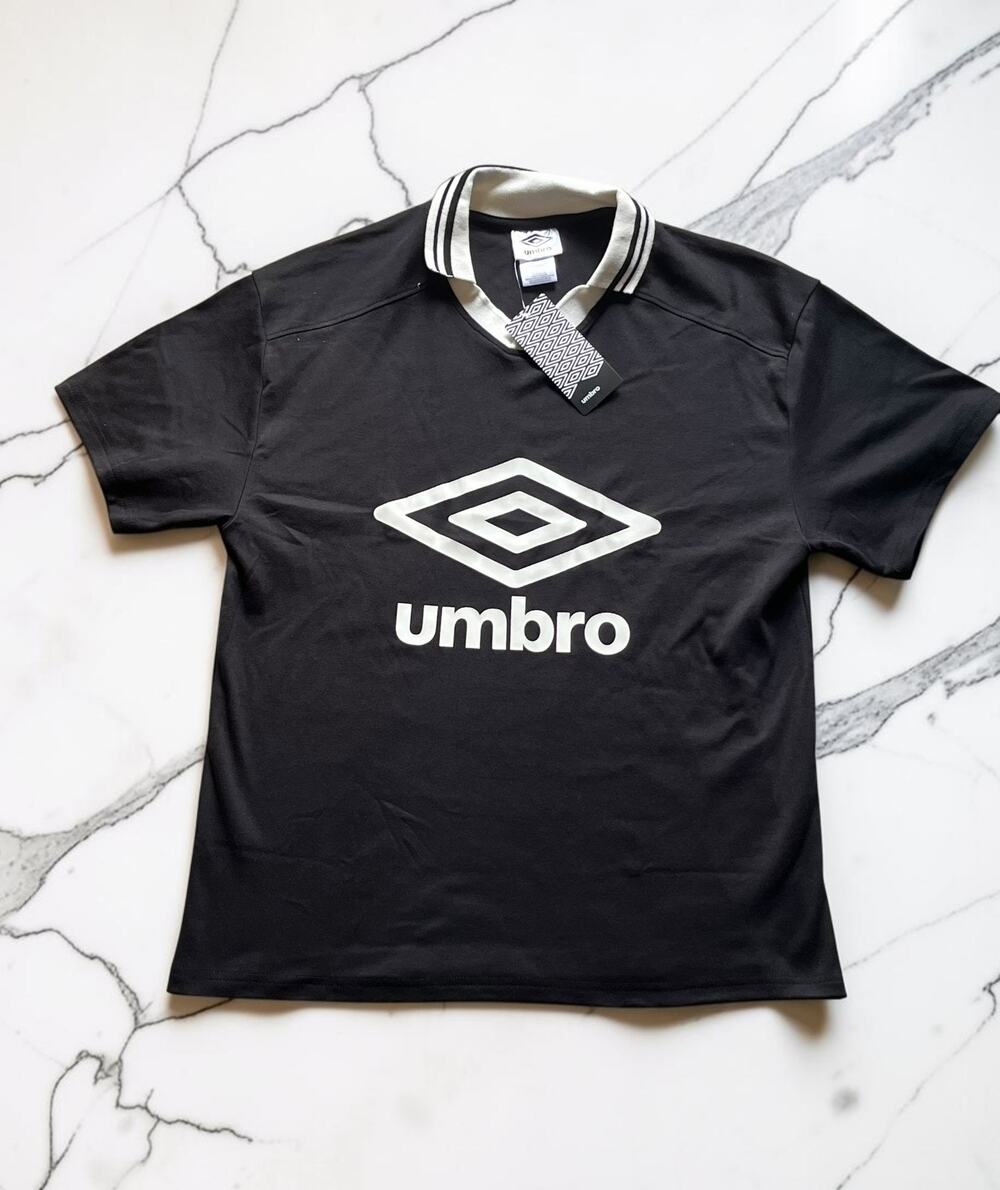 Umbro Men’s Medium Black Soccer Jersey Shirt Big Logo Striped Collar NWT